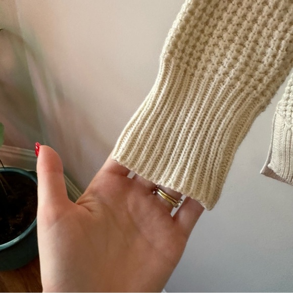 BDG Urban Outfitters | Waffle Knit High Neck Step Hem Sweater Size Small - Picture 6 of 8